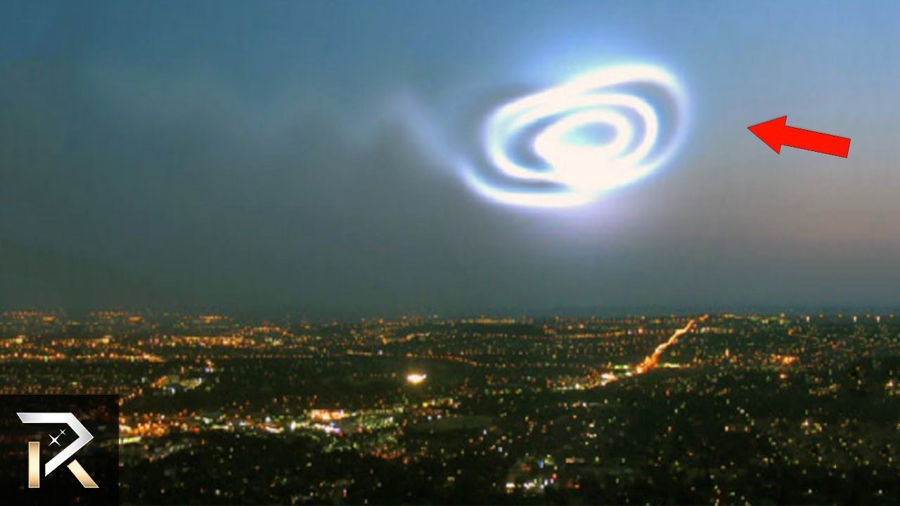 10 Mysterious UFO Sightings Caught in the Sky