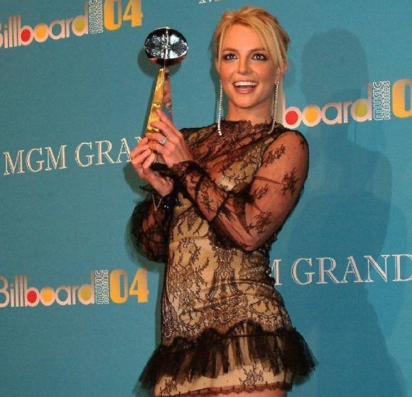 Celebs Who’ve Gone on Hiatus!