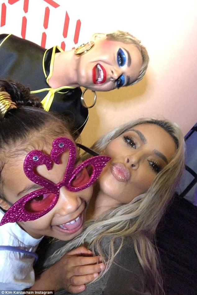 Girls night! Kim Kardashian sings and dances at Katy Perry concert