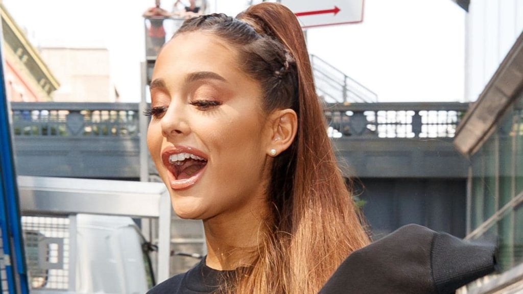 Ariana Grande’s friends celebrate breakup with Pete Davidson!